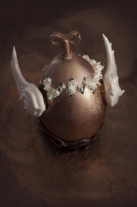 L'oeuf d'or  - Oeuf de Pâques 
©Photographie et stylisme culinaire Qui a volé les tartes ?
