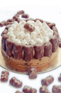 Royal chocolat aux petits oursons guimauve 
© Création - Qui a volé les tartes
© Stylisme - La Châteleine