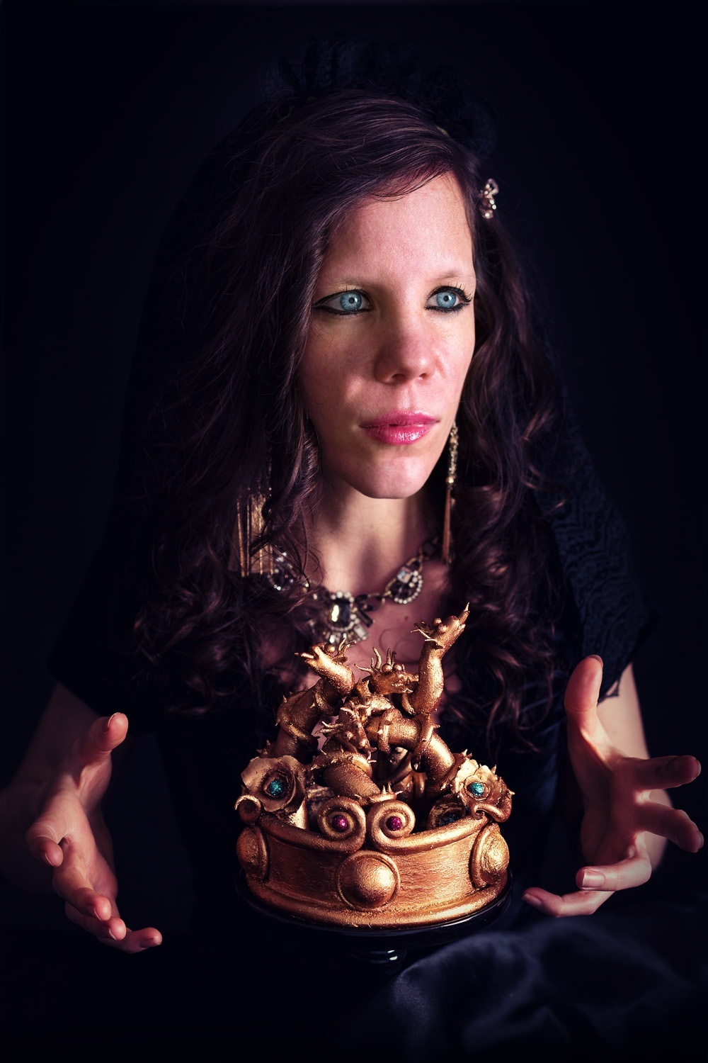 Evil queen - Autoportrait - La chateleine - Studio de creation - Qui a vole les tartes