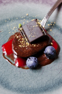 Mug cake chocolat & myrtilles sans gluten
©Photographie et stylisme culinaire Qui a volé les tartes ?
