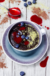 Mug cake chocolat & myrtilles sans gluten
©Photographie et stylisme culinaire Qui a volé les tartes ?