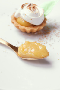 Tartelettes au lemon curd meringuées sans gluten
©Photographie et stylisme culinaire Qui a volé les tartes ?