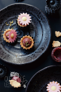 Tartelettes sans gluten au raspberry curd 
©Photographie et stylisme culinaire Qui a volé les tartes ?