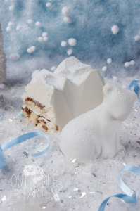 Bûche Montagne Noix de coco sans gluten et son ours au chocolat blanc
©Photographie et stylisme culinaire Qui a volé les tartes ?