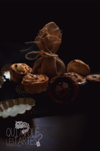 Tourtes à l'ancienne sans gluten aux pommes & aux fruits-rouges 
©Photographie et stylisme culinaire Qui a volé les tartes ?