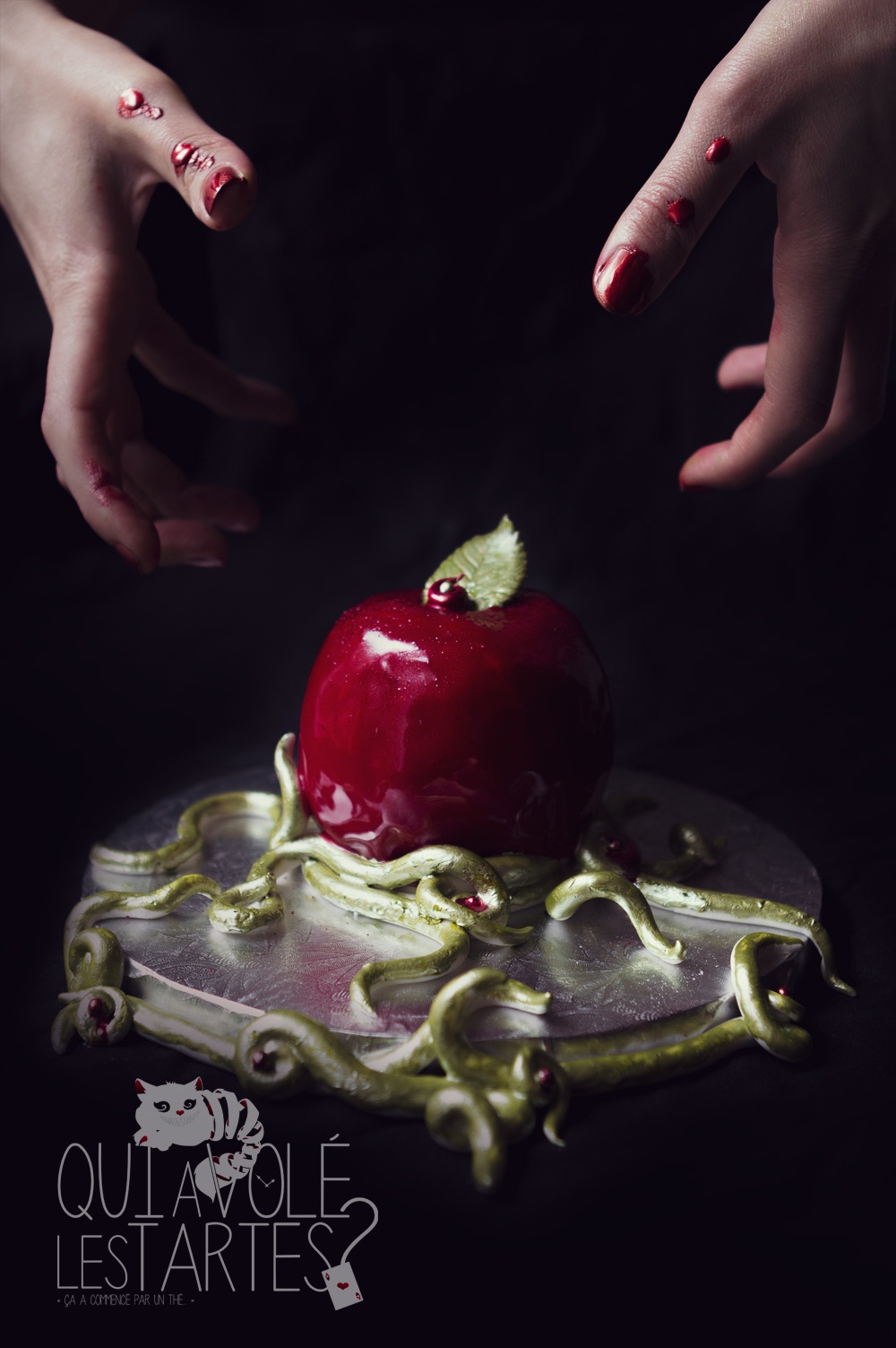 Pomme empoisonée de blanche-neige - Studio de création - Qui a vole les tartes